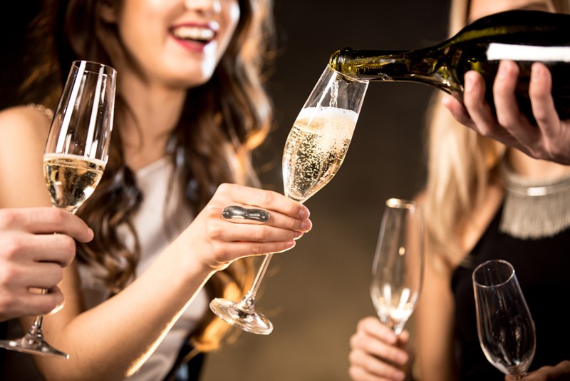 Recetas de cócteles con champaña para celebrar Año Nuevo